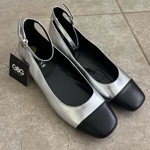 Guess Silver Black Ankle Buckle Cap Toe Small Block Heel Size 8 M City Event